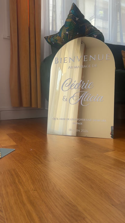 Modèle regarde de l’âme